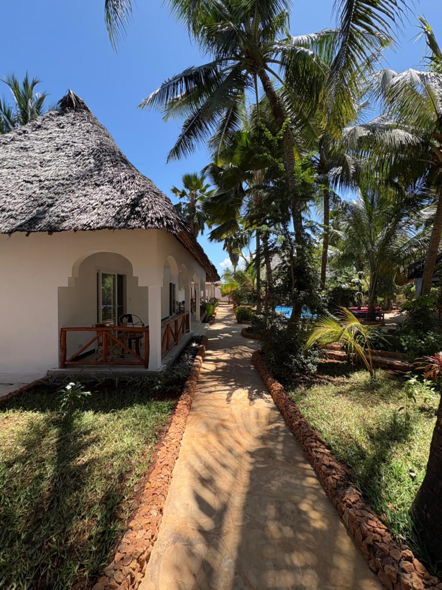 African Bungalows Nungwi Luaran gambar