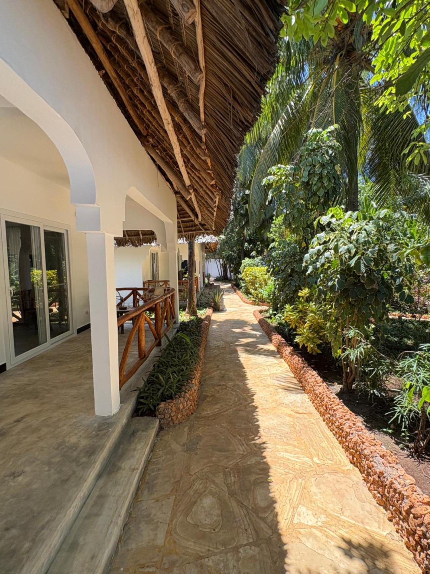 African Bungalows Nungwi Luaran gambar