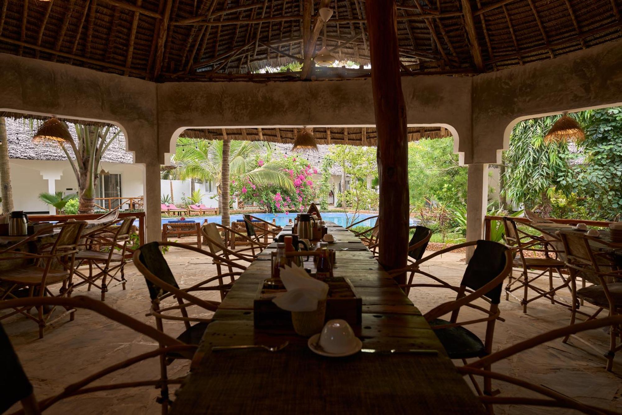 African Bungalows Nungwi Luaran gambar