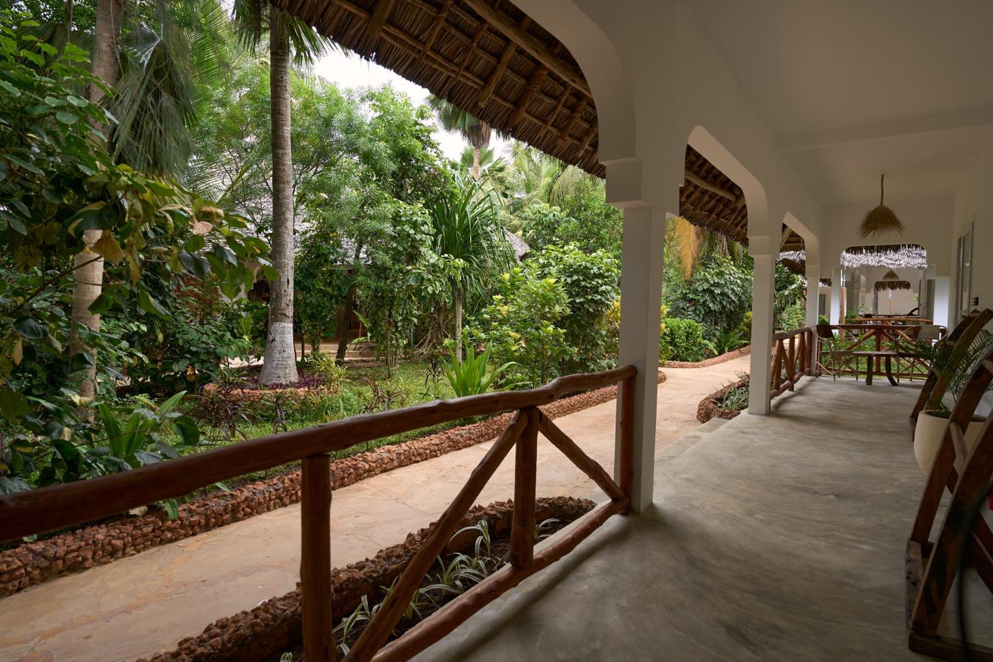 African Bungalows Nungwi Luaran gambar