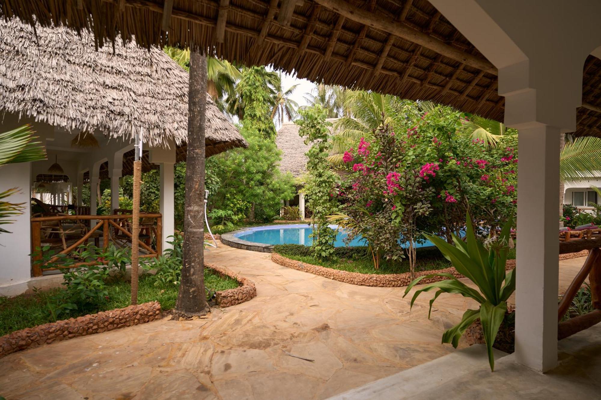 African Bungalows Nungwi Luaran gambar