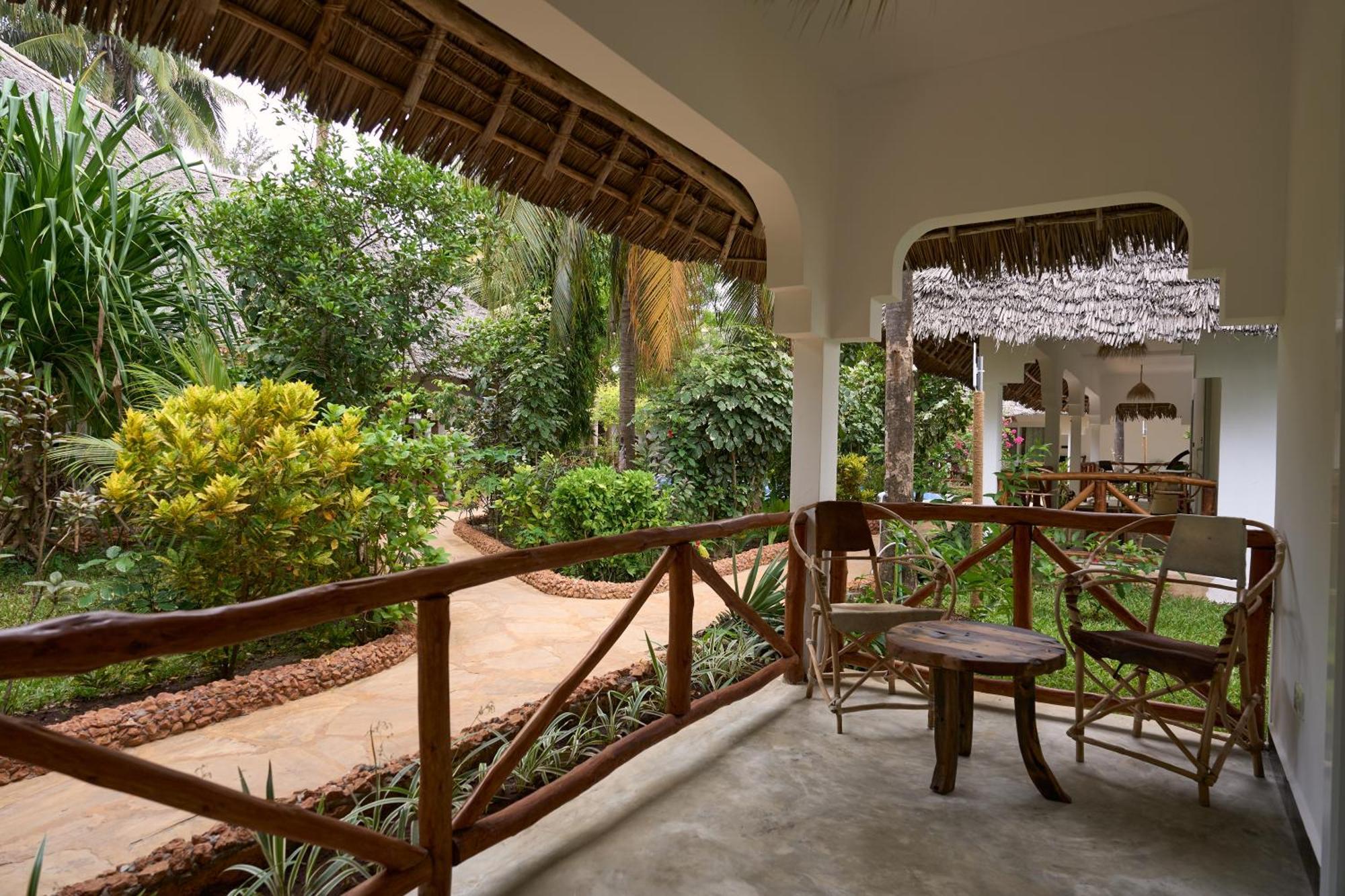 African Bungalows Nungwi Luaran gambar