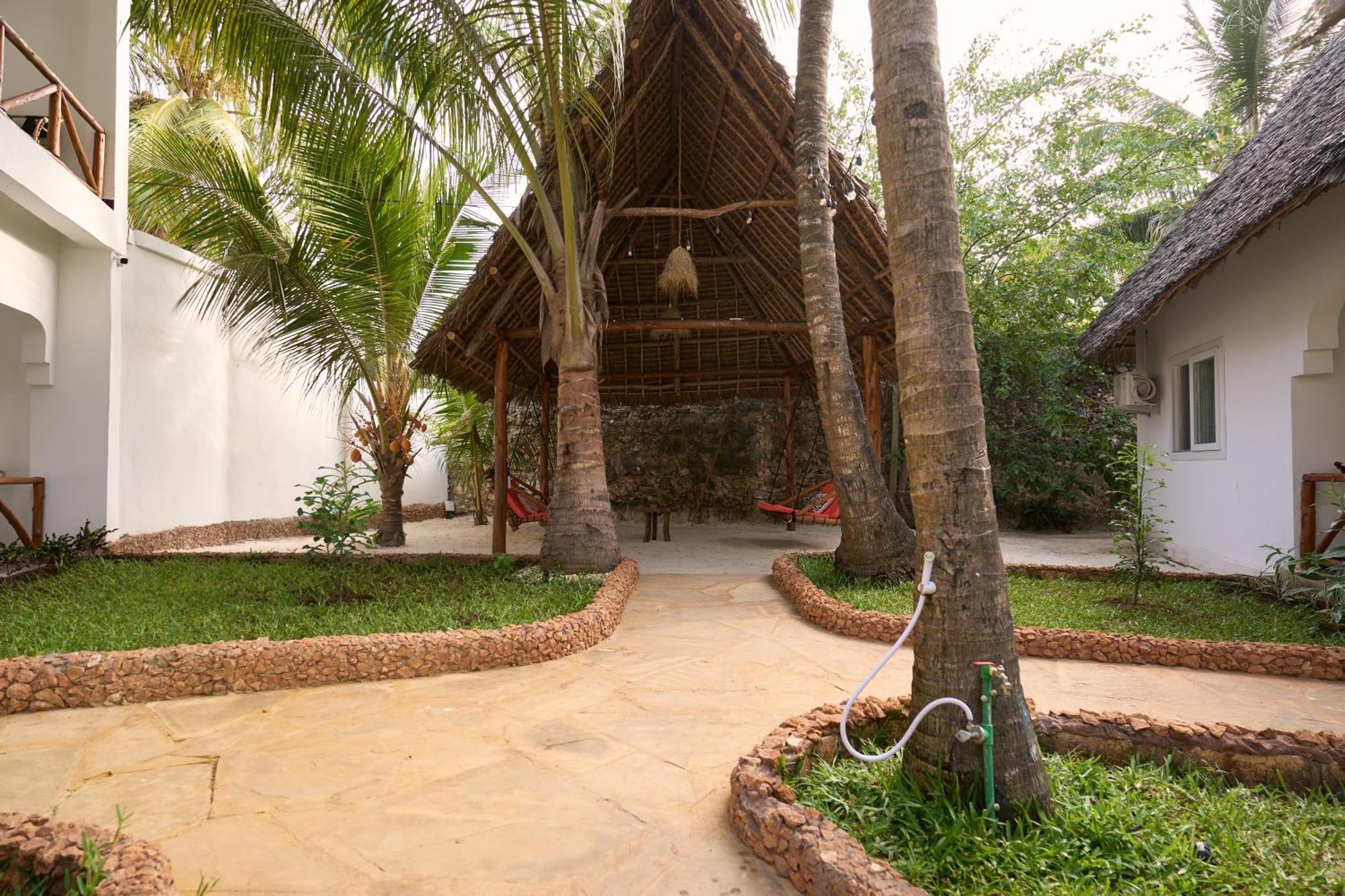 African Bungalows Nungwi Luaran gambar